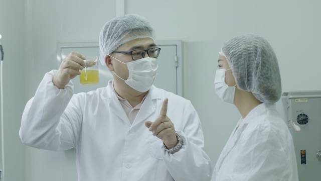 全新推出的 ALPHA SL 30 BACKPACK攀登背包是品牌对于兼具轻量化和强韧的又一突破性产品