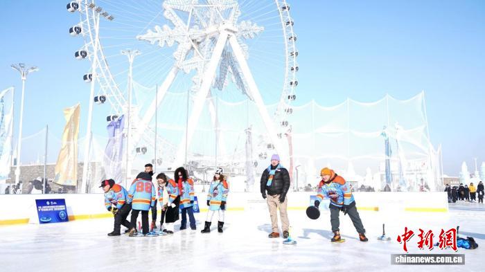 哈尔滨冰盘精英赛启幕 国际精英齐聚角逐