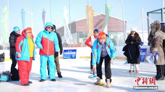 哈尔滨冰盘精英赛启幕 国际精英齐聚角逐