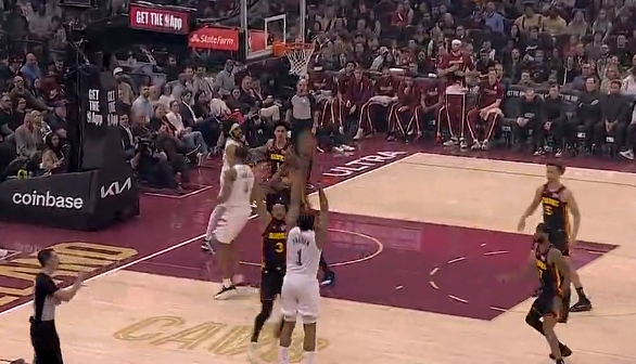 哈登首节三分命中 骑士进攻火力全开