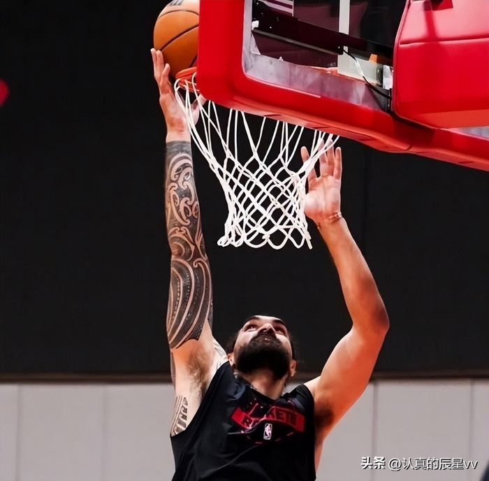 火箭队卡佩拉签约成季后赛关键保障