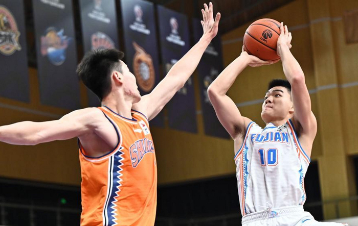 杜锋复出后广东队遭福建逆转 四连胜终结季后赛