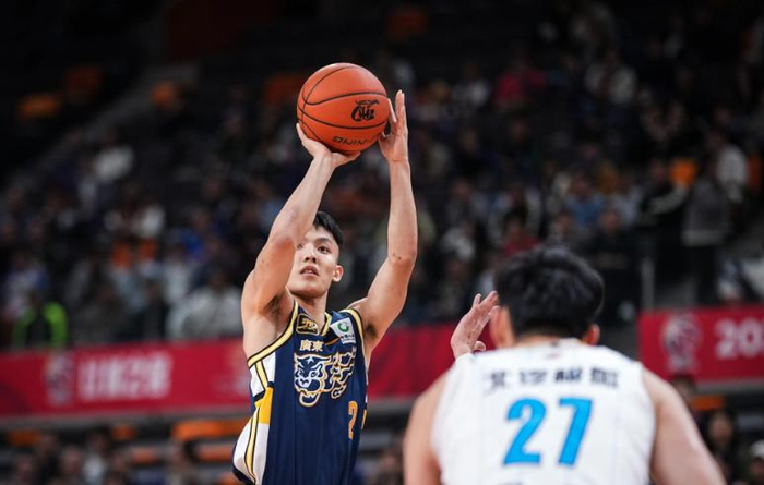 杜锋复出后广东队遭福建逆转 四连胜终结季后赛